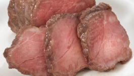 「ホテルニューオータニ」和洋中三段重 十勝ハーブ牛ローストビーフ